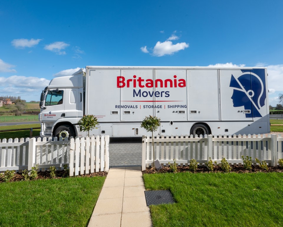 Large truck from front garden (1)
